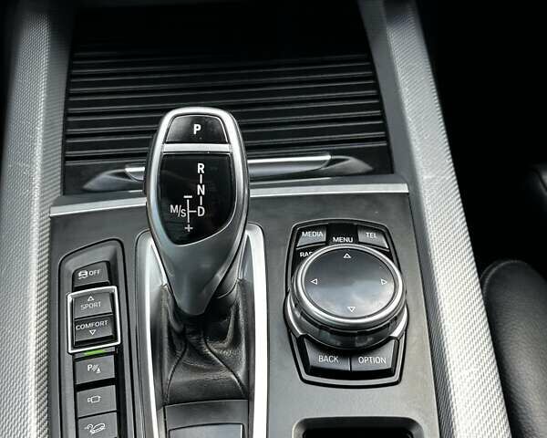 Чорний БМВ Х5, об'ємом двигуна 2.99 л та пробігом 206 тис. км за 39800 $, фото 113 на Automoto.ua