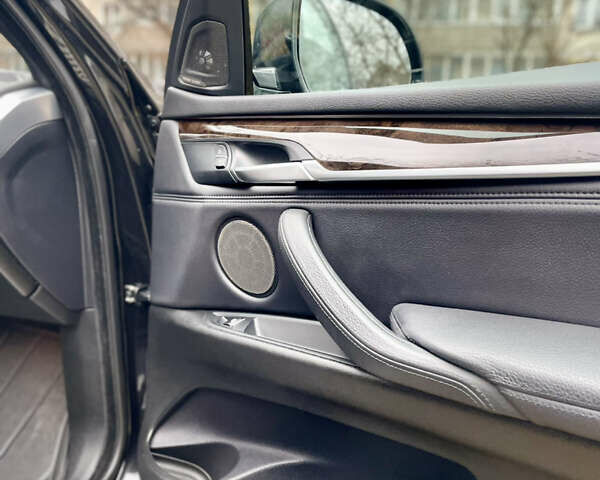 Черный БМВ Х5, объемом двигателя 3 л и пробегом 235 тыс. км за 17995 $, фото 23 на Automoto.ua