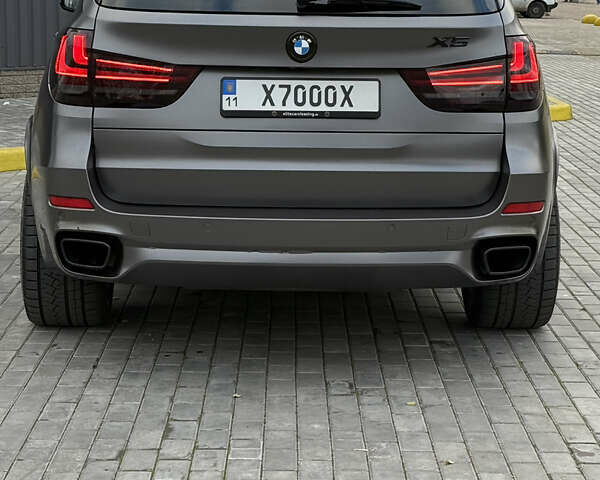 Чорний БМВ Х5, об'ємом двигуна 2 л та пробігом 250 тис. км за 24999 $, фото 5 на Automoto.ua