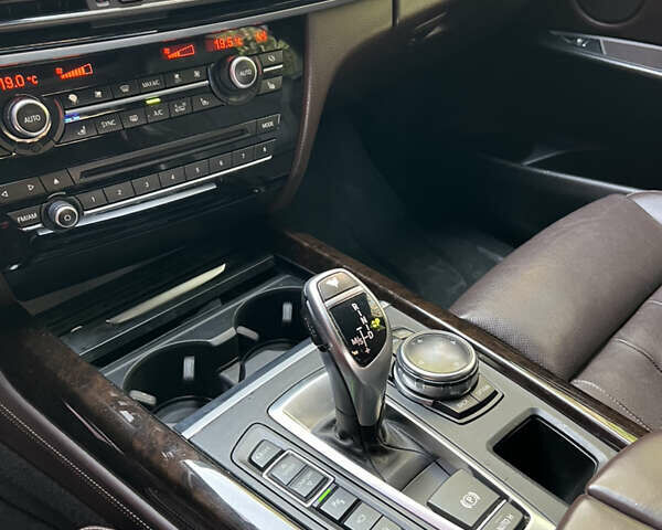 Чорний БМВ Х5, об'ємом двигуна 2.98 л та пробігом 255 тис. км за 29800 $, фото 15 на Automoto.ua