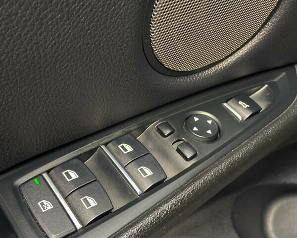 Чорний БМВ Х5, об'ємом двигуна 3 л та пробігом 149 тис. км за 35900 $, фото 29 на Automoto.ua
