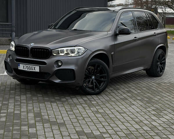 Чорний БМВ Х5, об'ємом двигуна 2 л та пробігом 250 тис. км за 24999 $, фото 1 на Automoto.ua