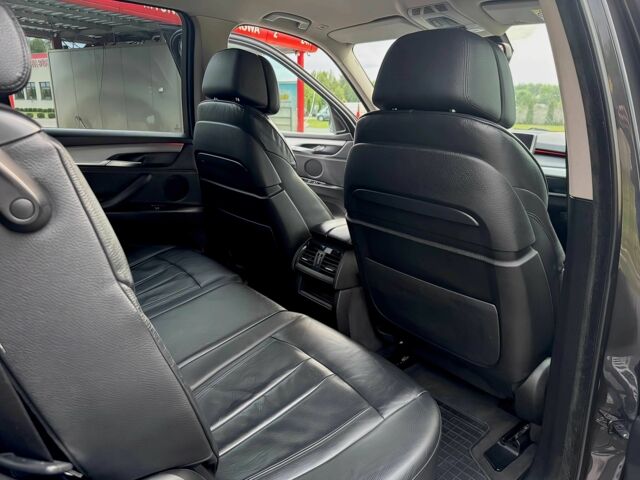 Чорний БМВ Х5, об'ємом двигуна 3 л та пробігом 130 тис. км за 12000 $, фото 9 на Automoto.ua