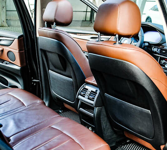 Черный БМВ Х5, объемом двигателя 2.99 л и пробегом 300 тыс. км за 28000 $, фото 8 на Automoto.ua