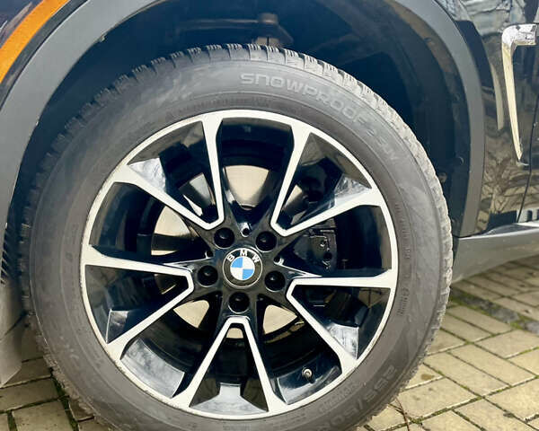 Черный БМВ Х5, объемом двигателя 3 л и пробегом 235 тыс. км за 17995 $, фото 17 на Automoto.ua