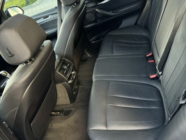 Чорний БМВ Х5, об'ємом двигуна 3 л та пробігом 283 тис. км за 27500 $, фото 10 на Automoto.ua