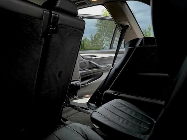 Чорний БМВ Х5, об'ємом двигуна 3 л та пробігом 130 тис. км за 12000 $, фото 12 на Automoto.ua