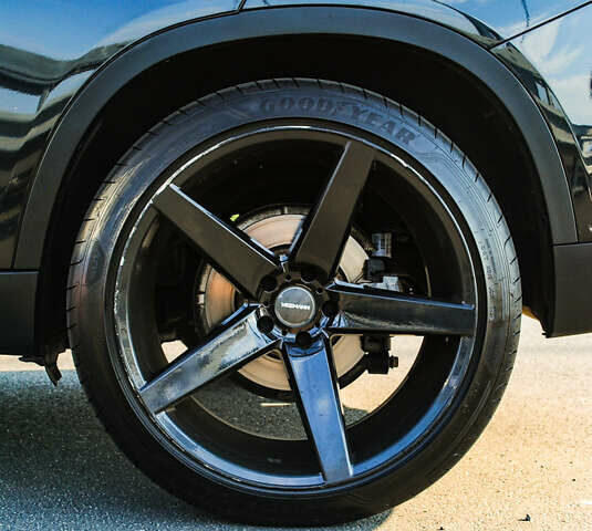 Черный БМВ Х5, объемом двигателя 2.99 л и пробегом 300 тыс. км за 28000 $, фото 19 на Automoto.ua