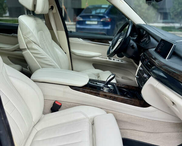 Черный БМВ Х5, объемом двигателя 3 л и пробегом 249 тыс. км за 23700 $, фото 12 на Automoto.ua