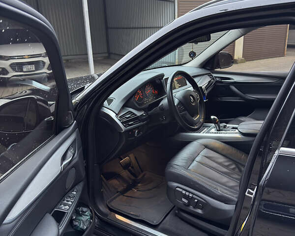 Чорний БМВ Х5, об'ємом двигуна 2.98 л та пробігом 180 тис. км за 19850 $, фото 11 на Automoto.ua