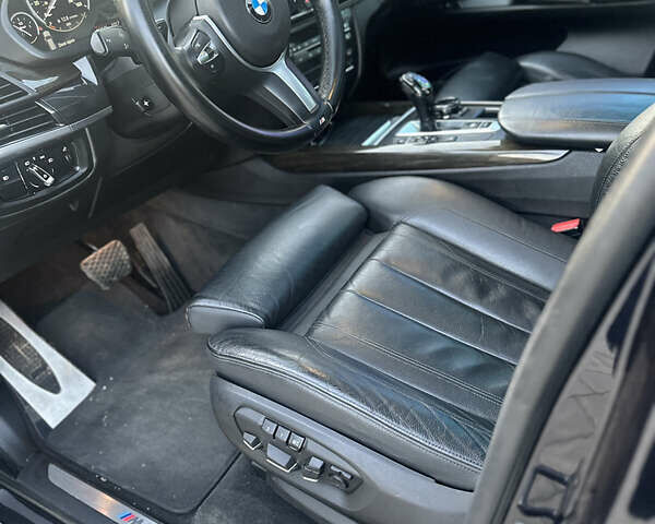 Чорний БМВ Х5, об'ємом двигуна 3 л та пробігом 320 тис. км за 25950 $, фото 51 на Automoto.ua