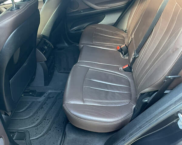 Черный БМВ Х5, объемом двигателя 2 л и пробегом 256 тыс. км за 23000 $, фото 13 на Automoto.ua