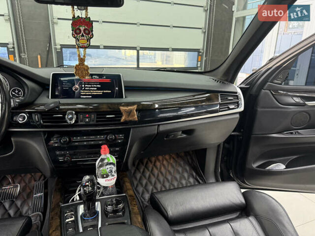 Чорний БМВ Х5, об'ємом двигуна 2.98 л та пробігом 180 тис. км за 26000 $, фото 26 на Automoto.ua