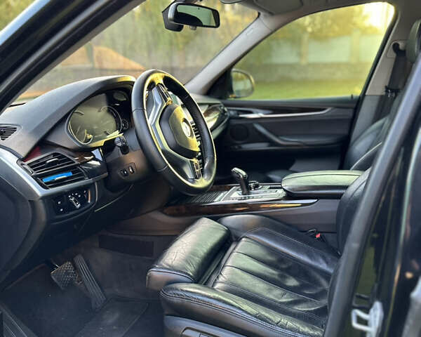 Чорний БМВ Х5, об'ємом двигуна 2.99 л та пробігом 203 тис. км за 28000 $, фото 4 на Automoto.ua