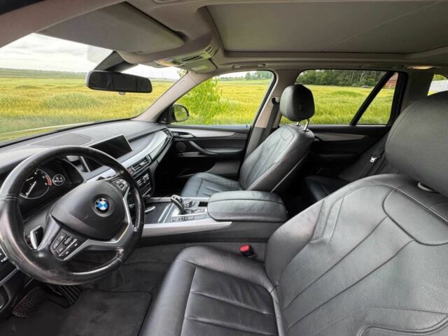 Чорний БМВ Х5, об'ємом двигуна 3 л та пробігом 120 тис. км за 18000 $, фото 9 на Automoto.ua