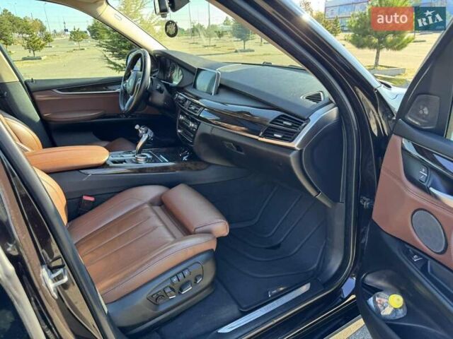 Черный БМВ Х5, объемом двигателя 3 л и пробегом 300 тыс. км за 30000 $, фото 18 на Automoto.ua