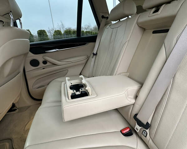 Чорний БМВ Х5, об'ємом двигуна 2.98 л та пробігом 105 тис. км за 18500 $, фото 20 на Automoto.ua