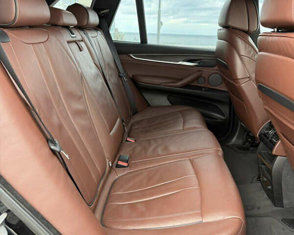 Чорний БМВ Х5, об'ємом двигуна 2.99 л та пробігом 136 тис. км за 35900 $, фото 23 на Automoto.ua