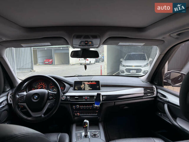 Чорний БМВ Х5, об'ємом двигуна 2.98 л та пробігом 180 тис. км за 19850 $, фото 16 на Automoto.ua