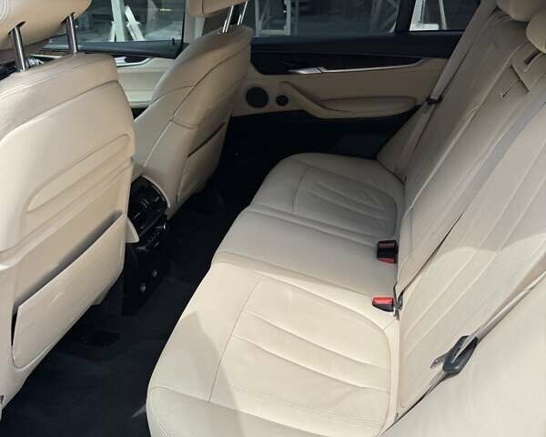 Черный БМВ Х5, объемом двигателя 2.98 л и пробегом 265 тыс. км за 22000 $, фото 7 на Automoto.ua