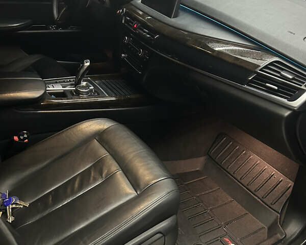 Черный БМВ Х5, объемом двигателя 2.99 л и пробегом 269 тыс. км за 28000 $, фото 13 на Automoto.ua