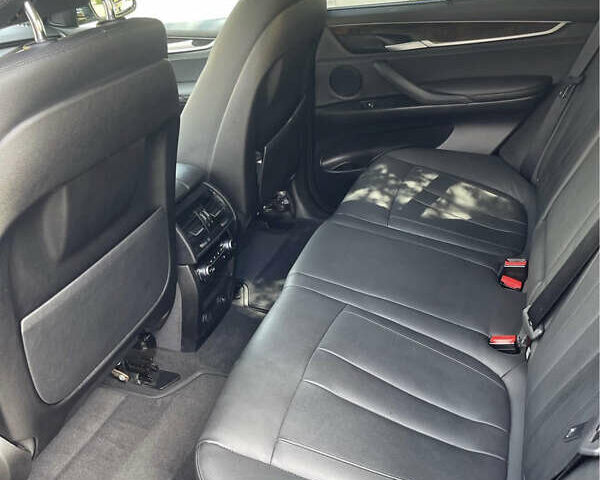 Чорний БМВ Х5, об'ємом двигуна 2.98 л та пробігом 161 тис. км за 13000 $, фото 11 на Automoto.ua