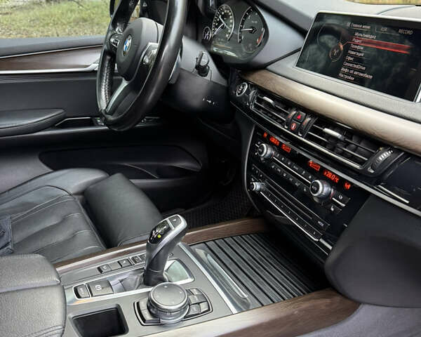 Черный БМВ Х5, объемом двигателя 2.99 л и пробегом 228 тыс. км за 31500 $, фото 5 на Automoto.ua