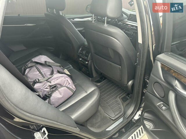Чорний БМВ Х5, об'ємом двигуна 2.99 л та пробігом 267 тис. км за 28000 $, фото 17 на Automoto.ua