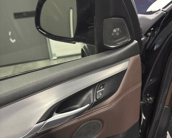 Чорний БМВ Х5, об'ємом двигуна 3 л та пробігом 218 тис. км за 33999 $, фото 72 на Automoto.ua