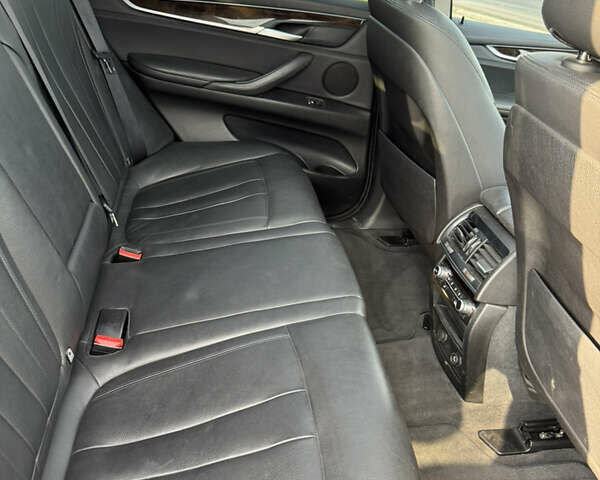 Чорний БМВ Х5, об'ємом двигуна 2.98 л та пробігом 181 тис. км за 20100 $, фото 17 на Automoto.ua