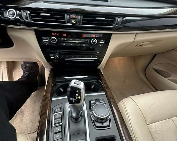 Чорний БМВ Х5, об'ємом двигуна 2.98 л та пробігом 105 тис. км за 18500 $, фото 27 на Automoto.ua