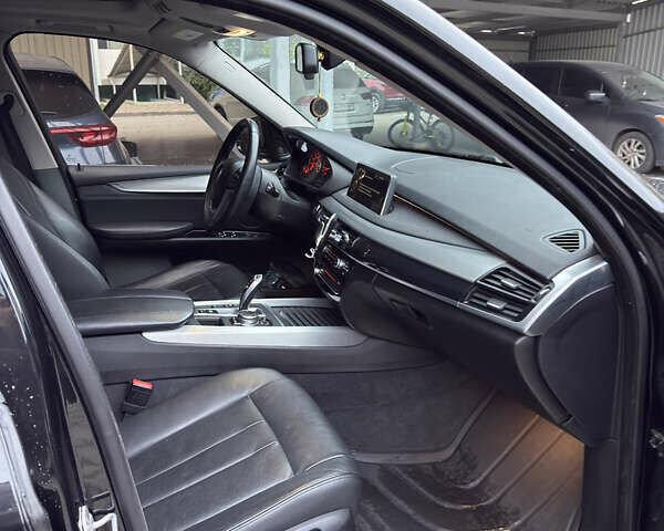 Чорний БМВ Х5, об'ємом двигуна 2.98 л та пробігом 180 тис. км за 19850 $, фото 14 на Automoto.ua