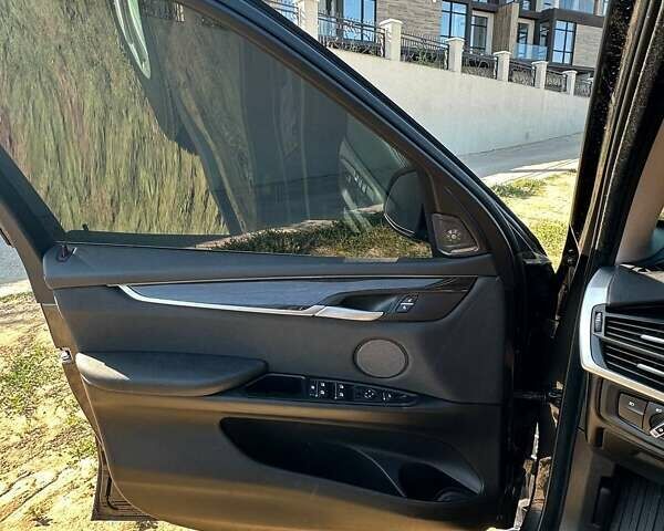 Черный БМВ Х5, объемом двигателя 2.98 л и пробегом 134 тыс. км за 28000 $, фото 15 на Automoto.ua