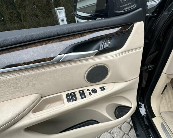 Чорний БМВ Х5, об'ємом двигуна 2.98 л та пробігом 105 тис. км за 18500 $, фото 32 на Automoto.ua