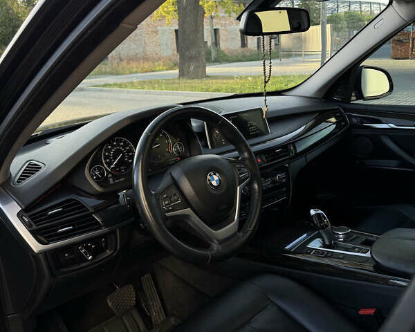 Чорний БМВ Х5, об'ємом двигуна 2.99 л та пробігом 283 тис. км за 27500 $, фото 14 на Automoto.ua