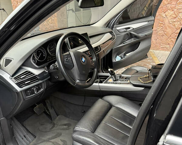 Черный БМВ Х5, объемом двигателя 2.99 л и пробегом 303 тыс. км за 1200 $, фото 4 на Automoto.ua