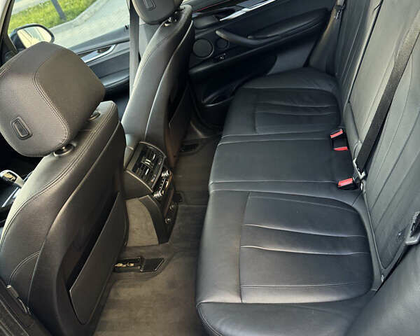 Чорний БМВ Х5, об'ємом двигуна 2.99 л та пробігом 283 тис. км за 27500 $, фото 18 на Automoto.ua