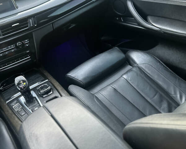 Чорний БМВ Х5, об'ємом двигуна 3 л та пробігом 320 тис. км за 25950 $, фото 10 на Automoto.ua