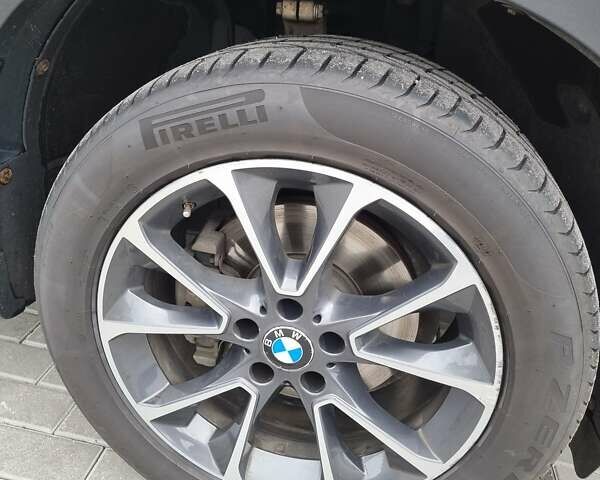 Чорний БМВ Х5, об'ємом двигуна 2 л та пробігом 170 тис. км за 32000 $, фото 4 на Automoto.ua