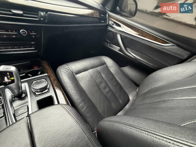 Чорний БМВ Х5, об'ємом двигуна 2.98 л та пробігом 178 тис. км за 19500 $, фото 21 на Automoto.ua
