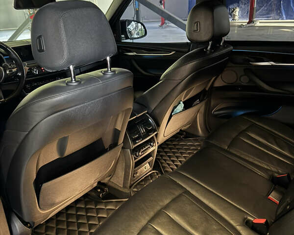 Чорний БМВ Х5, об'ємом двигуна 2.98 л та пробігом 180 тис. км за 26000 $, фото 6 на Automoto.ua
