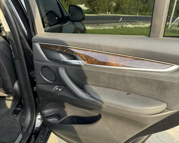 Чорний БМВ Х5, об'ємом двигуна 2.98 л та пробігом 181 тис. км за 20100 $, фото 18 на Automoto.ua