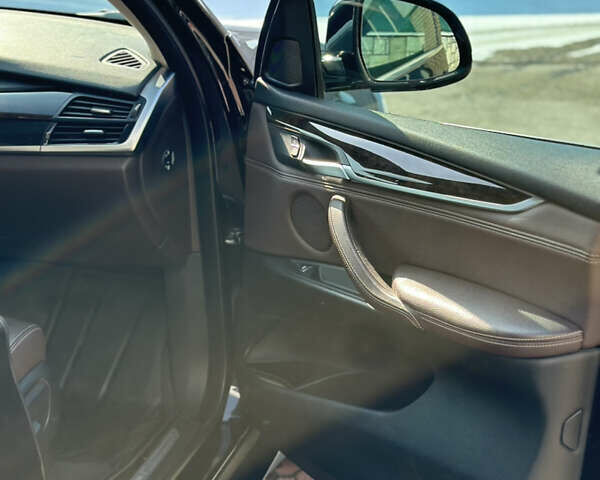 Черный БМВ Х5, объемом двигателя 2 л и пробегом 182 тыс. км за 27500 $, фото 15 на Automoto.ua