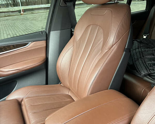 Чорний БМВ Х5, об'ємом двигуна 3 л та пробігом 114 тис. км за 39500 $, фото 44 на Automoto.ua