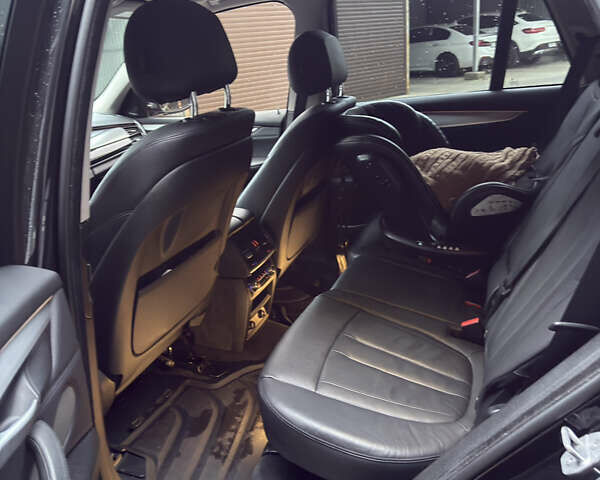 Чорний БМВ Х5, об'ємом двигуна 2.98 л та пробігом 180 тис. км за 19850 $, фото 15 на Automoto.ua