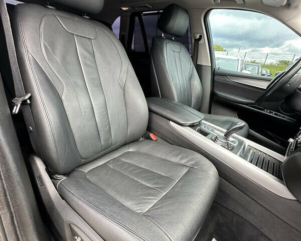 Чорний БМВ Х5, об'ємом двигуна 2 л та пробігом 187 тис. км за 26000 $, фото 27 на Automoto.ua