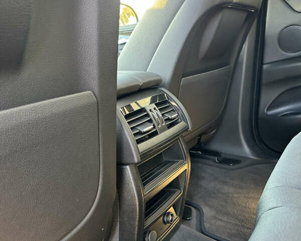 Черный БМВ Х5, объемом двигателя 2 л и пробегом 120 тыс. км за 27900 $, фото 8 на Automoto.ua