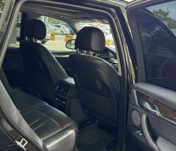 Черный БМВ Х5, объемом двигателя 3 л и пробегом 109 тыс. км за 26500 $, фото 5 на Automoto.ua