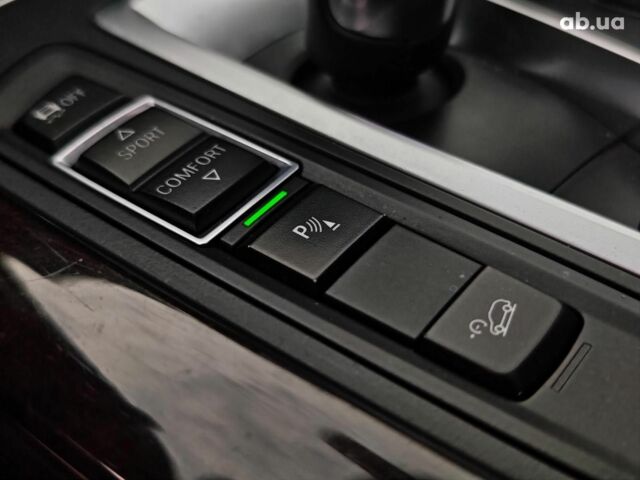Чорний БМВ Х5, об'ємом двигуна 3 л та пробігом 298 тис. км за 19990 $, фото 18 на Automoto.ua