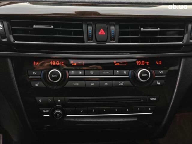 Чорний БМВ Х5, об'ємом двигуна 3 л та пробігом 298 тис. км за 19990 $, фото 19 на Automoto.ua